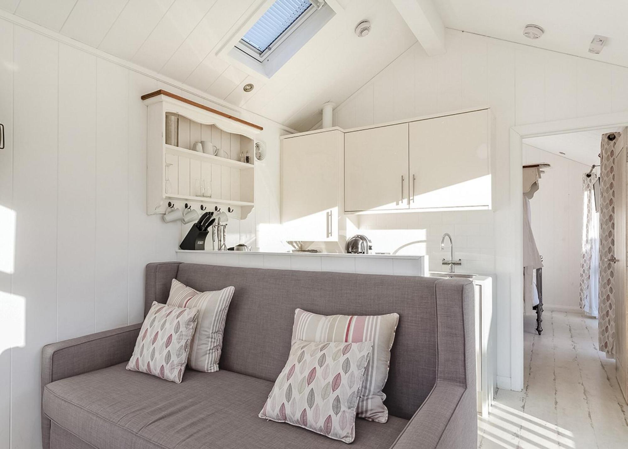 Beach Cove Coastal Retreat Ilfracombe Room photo