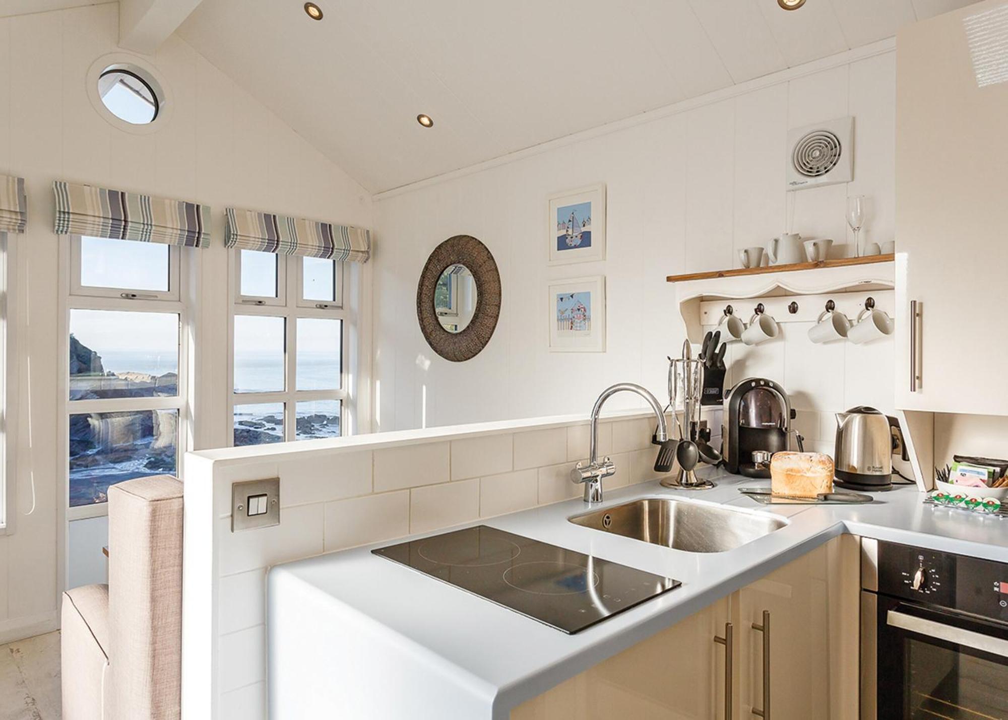 Beach Cove Coastal Retreat Ilfracombe Room photo